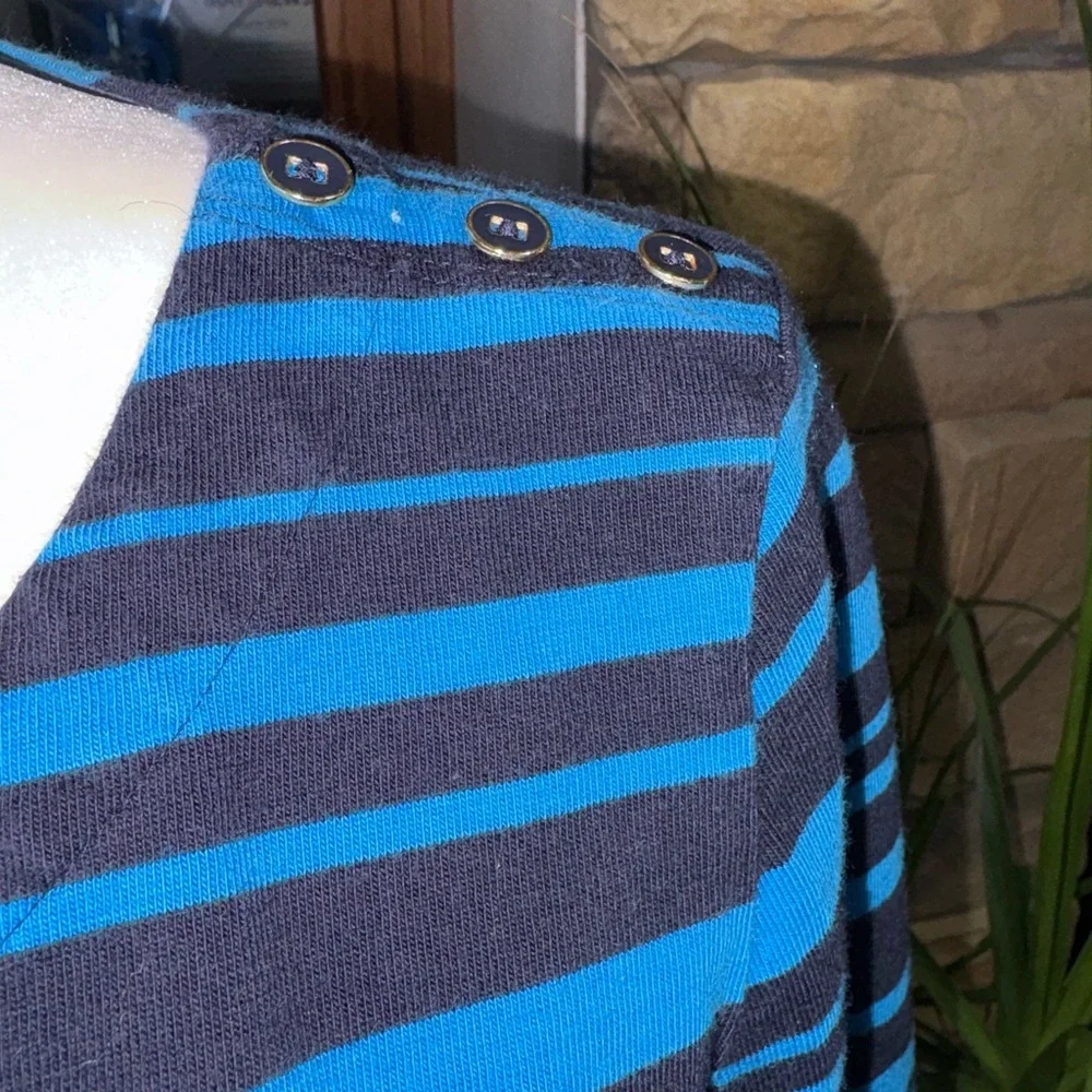 TALBOTS SIZE LARGE PETITE BLUE STRIPED LONG SLEEVE TOP WITH BUTTONS ON SHOULDERS